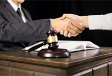 根据规定强行辞退员工怎么赔偿 根据规定强行辞退员工要如何赔偿