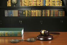 劳动仲裁程序前置的依据是什么 劳动仲裁程序前置有什么依据