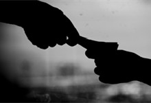 员工工作一年半被辞退怎么补偿 员工工作一年半被辞退应该怎么补偿