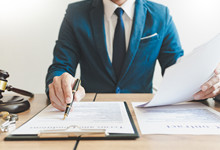 劳动仲裁可以带家人上庭吗 劳动仲裁能不能带家人上庭
