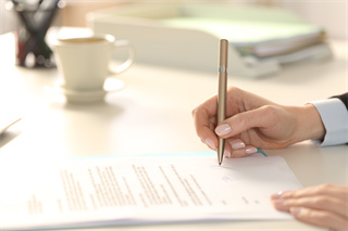 劳动合同违约责任条款提前离职承担违约金合理吗 劳动合同违约责任条款提前离职承担违约金合不合理