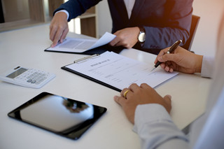 2022年怎么审查劳动合同 如何审查劳动合同