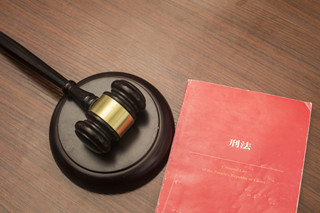 老员工辞退新员工转正需要给老员工付赔偿金吗 员工转正被辞退公司必须支付赔偿金吗