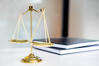 工伤是否可以辞退员工 用人单位可以辞退工伤员工吗 