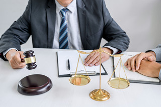 融资租赁合同中租赁物的归属于谁 融资租赁合同租赁期满后租赁物应该属于谁所有