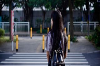 机动车交叉路口没信号灯怎样行驶 交叉路口通行的规定