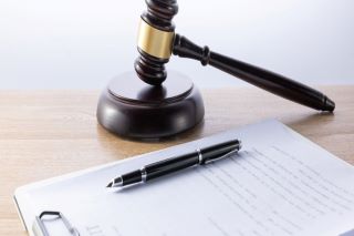 路中心压双黄实线掉头怎么处罚 路中心压双黄实线掉头处罚规定